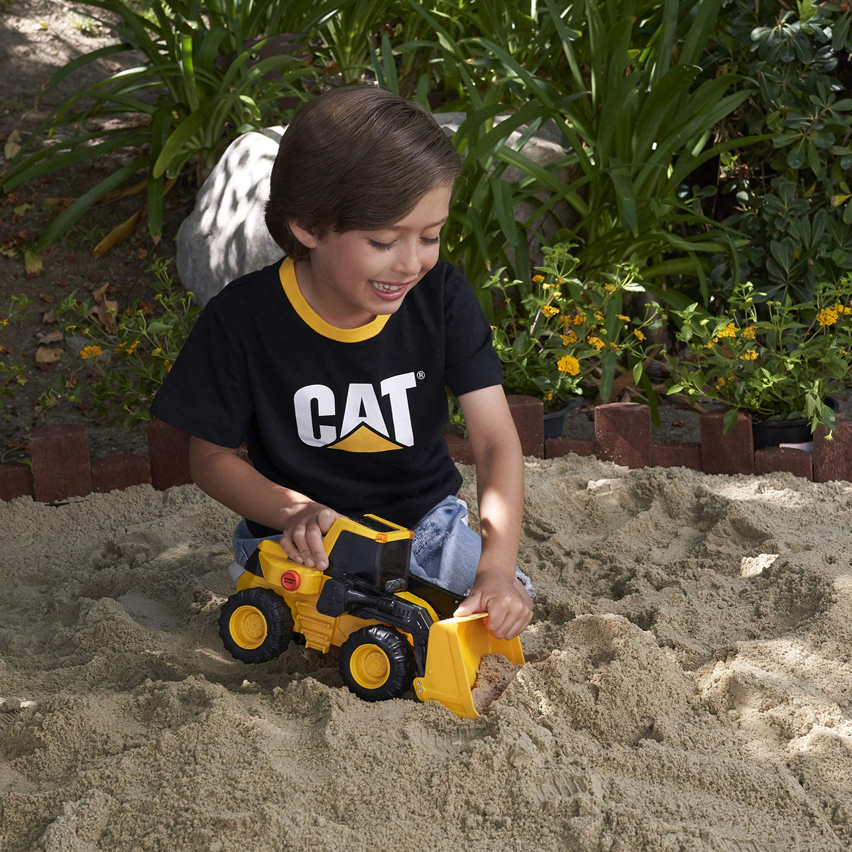 Caterpillar by Funrise 82267 Caterpillar, CAT Power Haulers Wheel Loader Construction Vehicle, Yellow Black, 30 x 16 x 20 cm