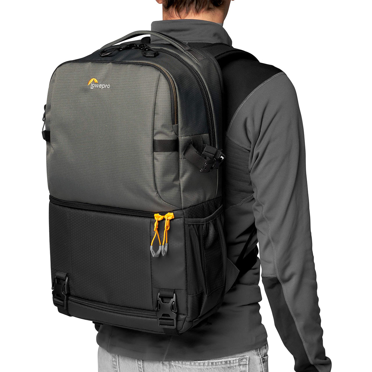 Lowepro Fastpack BP 250 AW III Rucsac pentru cameră - Geantă foto/rucsac foto pentru camere mirrorless și DSLR precum Nikon D850, 300D, cu acces prin QuickDoor, compartiment pentru laptop de 13 inci, Ripstop, Gri - LP37332-PWW