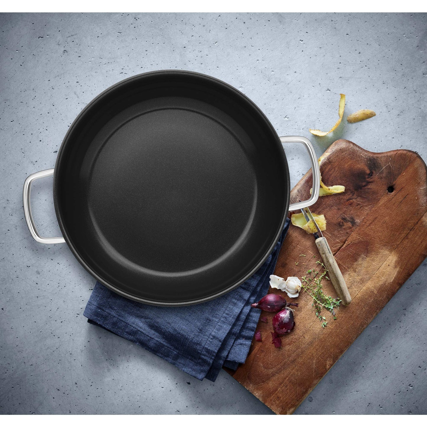 WMF Durado serving pan 24 cm, stainless steel pan induction, non-stick coating, suitable for all types of stoves, energy saving, ceramic coating, energy saving, oven safe up to 260 degrees - 748346021