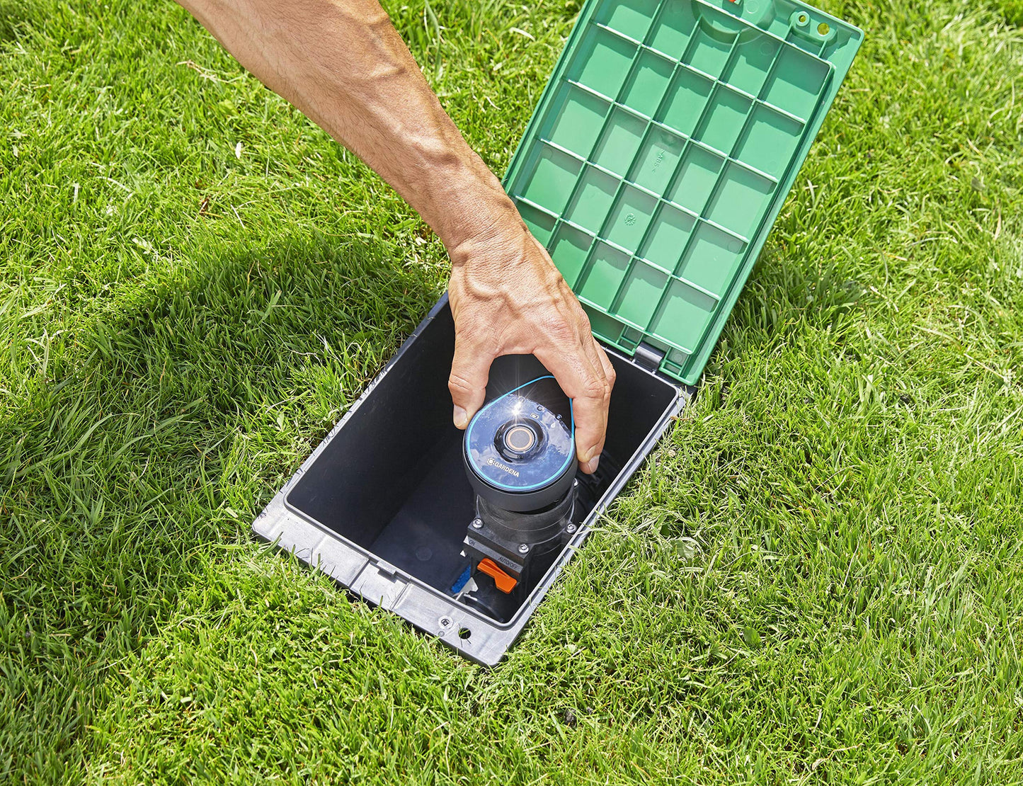 Gardena control unit 9 V Bluetooth: control unit for automatic and reliable irrigation, configurable via Bluetooth app, wireless (01287-20)