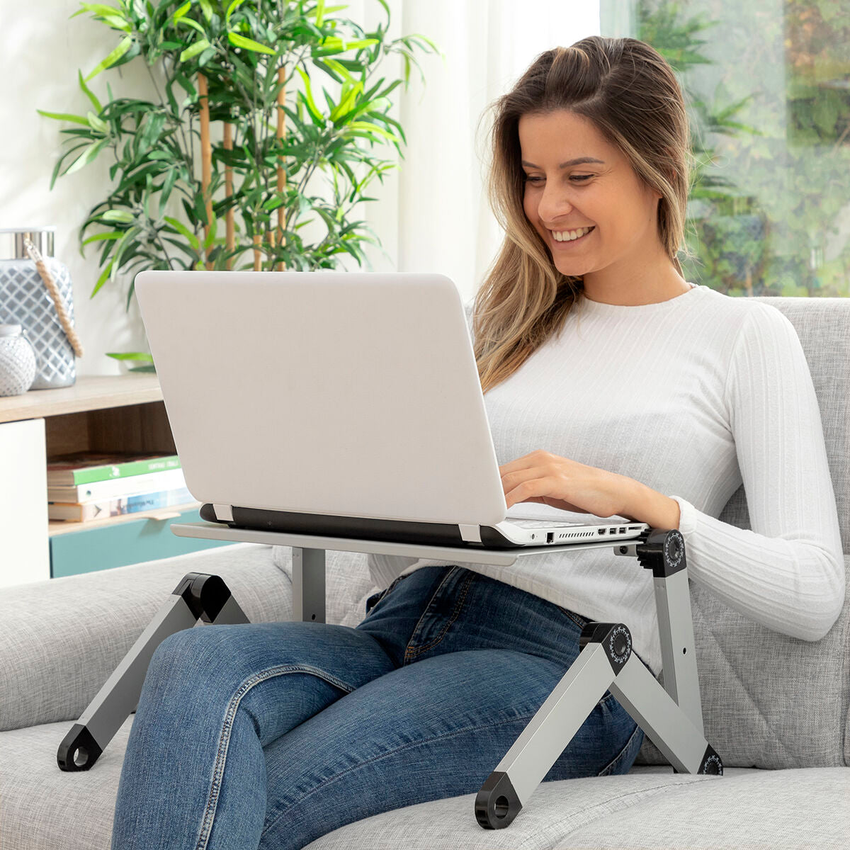 InnovaGoods Omnible multi-position adjustable laptop table V0103206